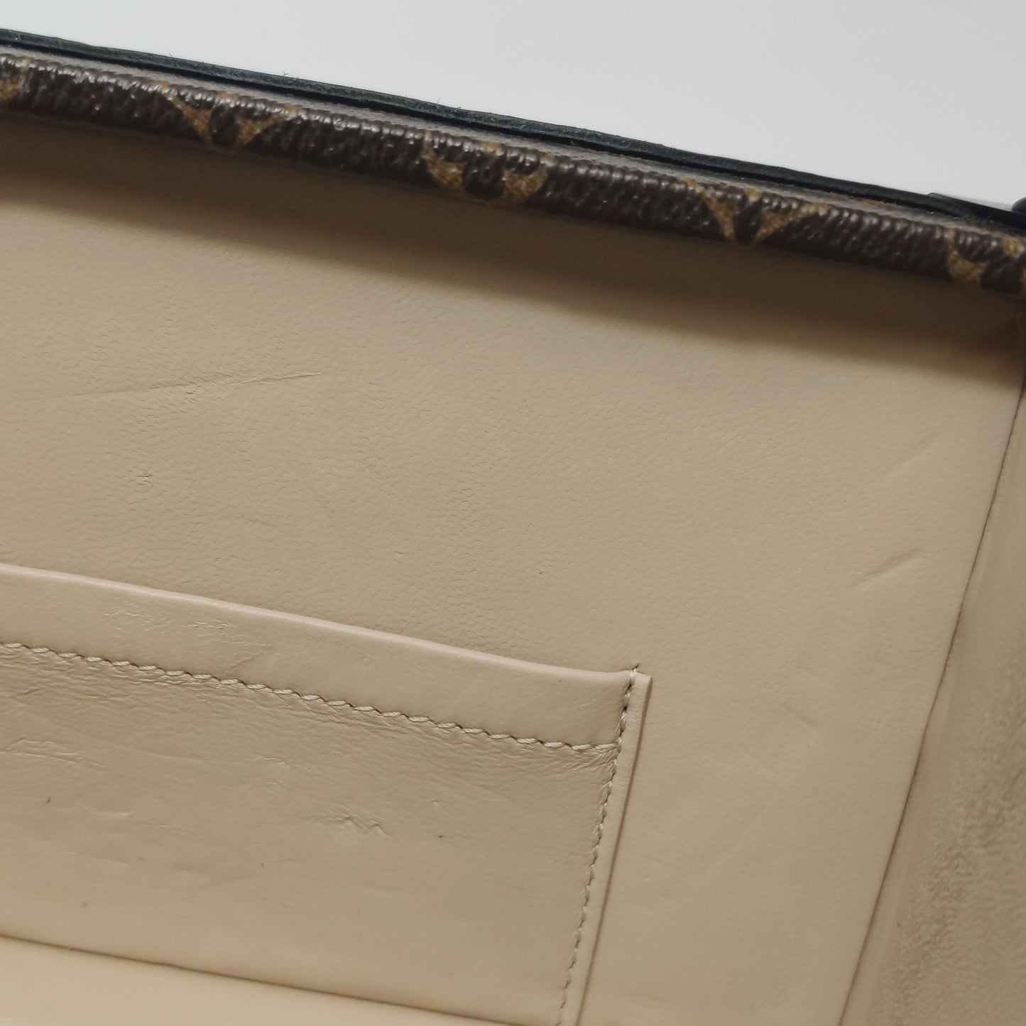 LOUIS VUITTON PETITE MALLE