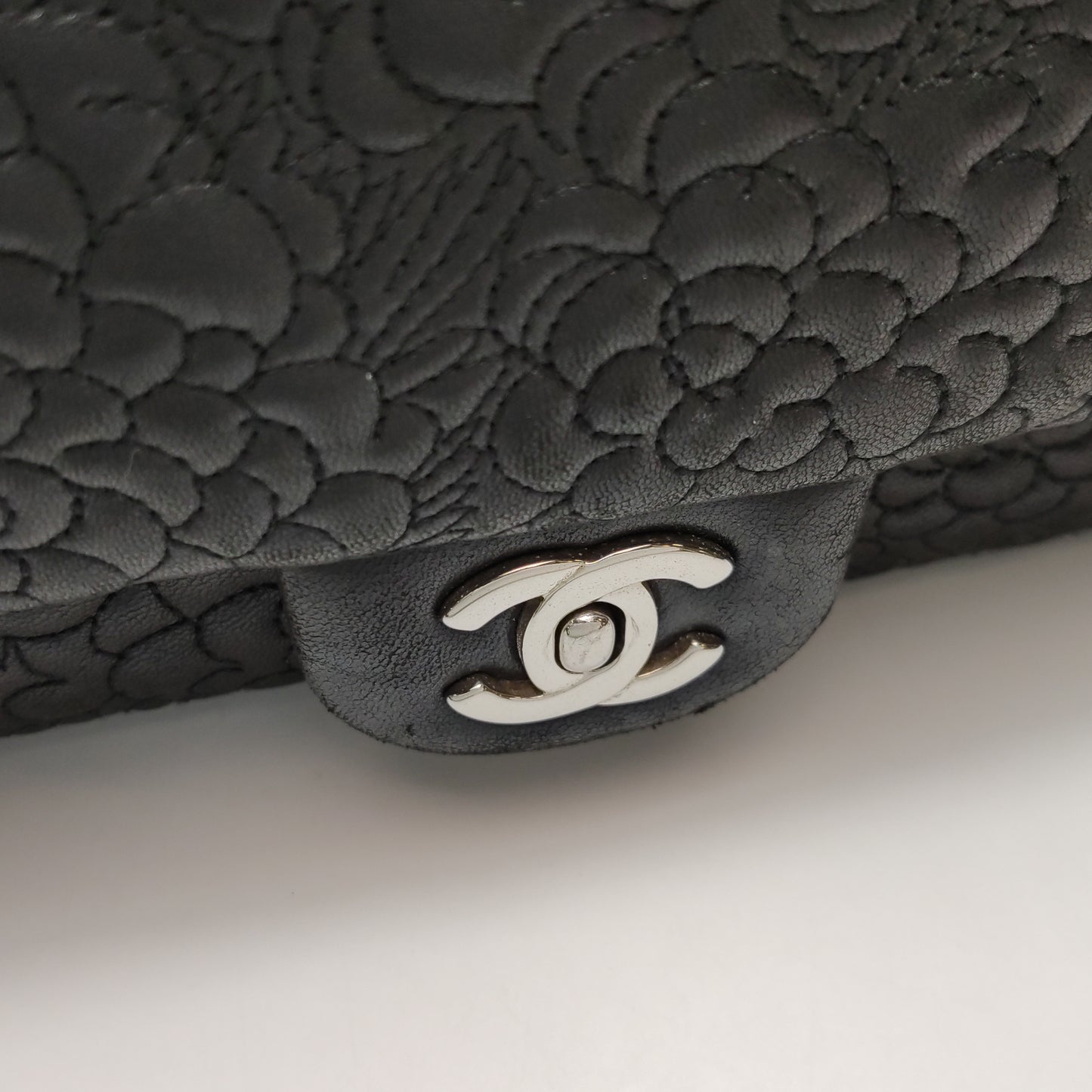 CHANEL CLASSIC FLAP BAG