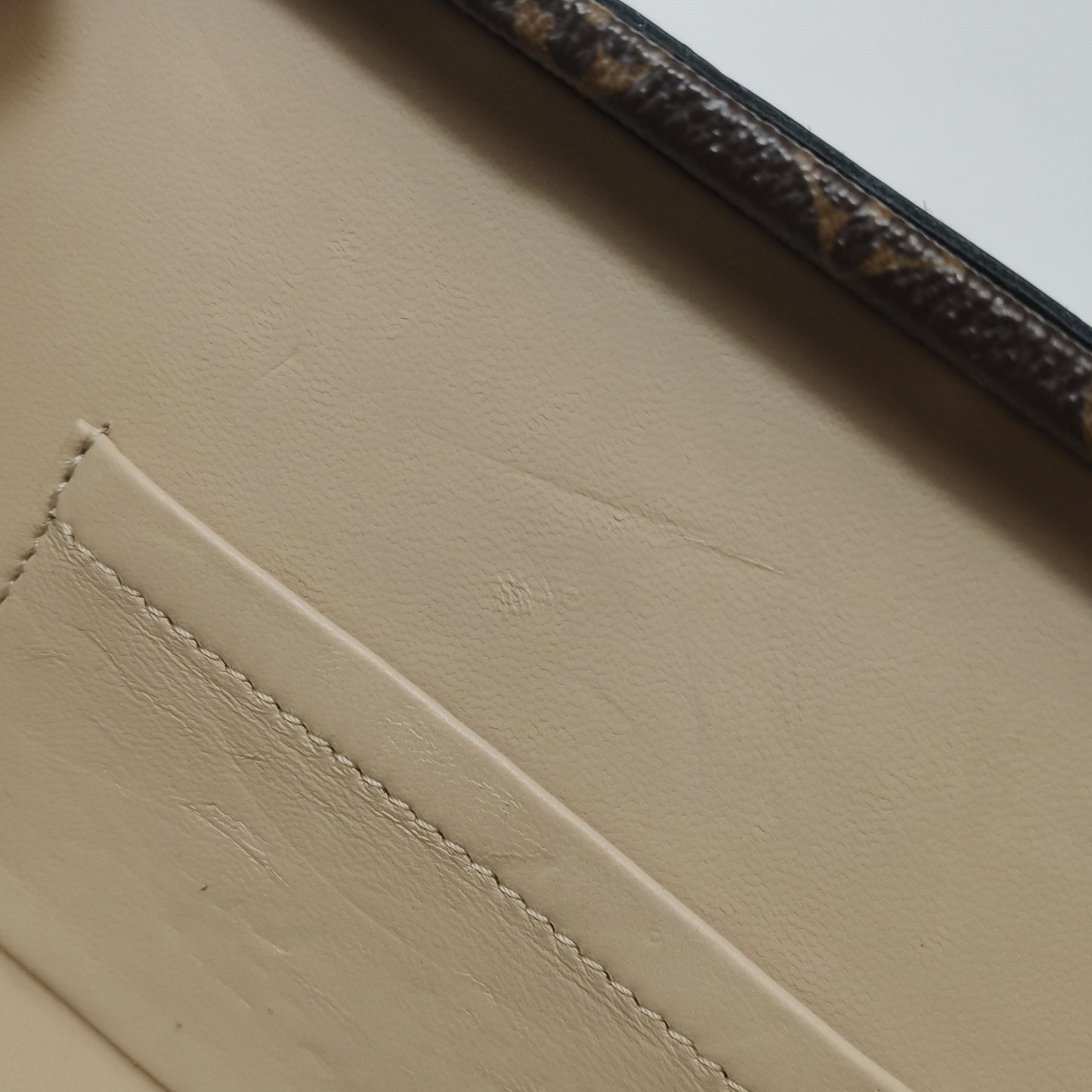 LOUIS VUITTON PETITE MALLE