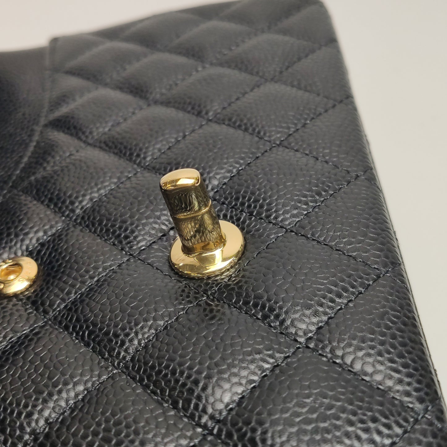 CHANEL CLASSIC FLAP BAG