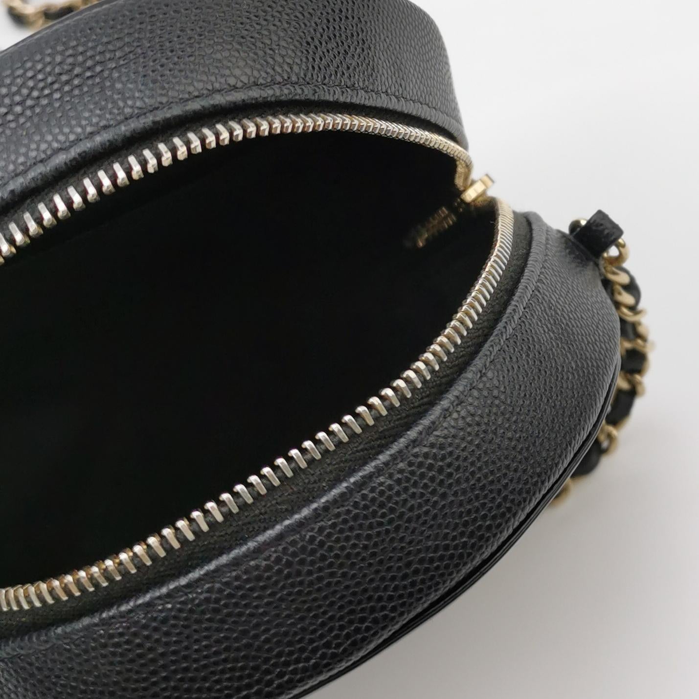 CHANEL ROUND BAG