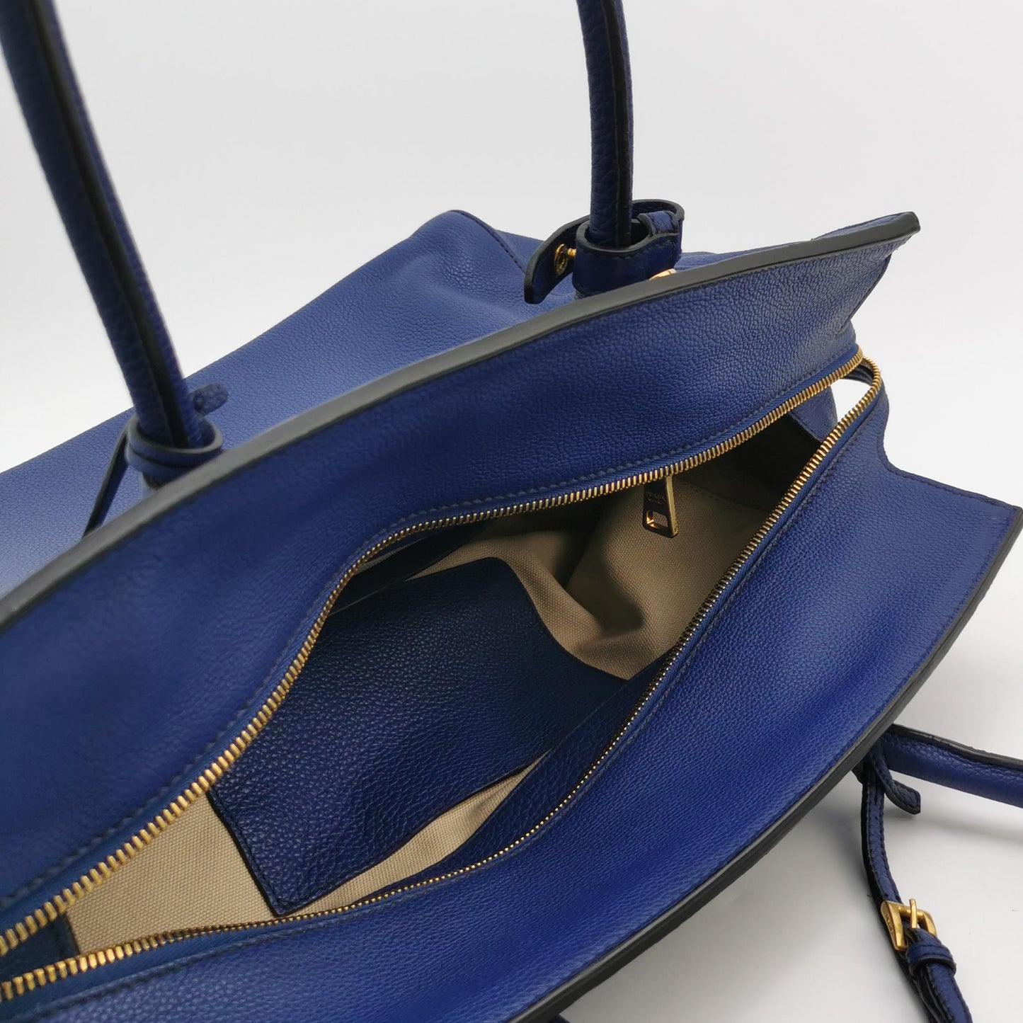 PRADA VITELLO DAINO