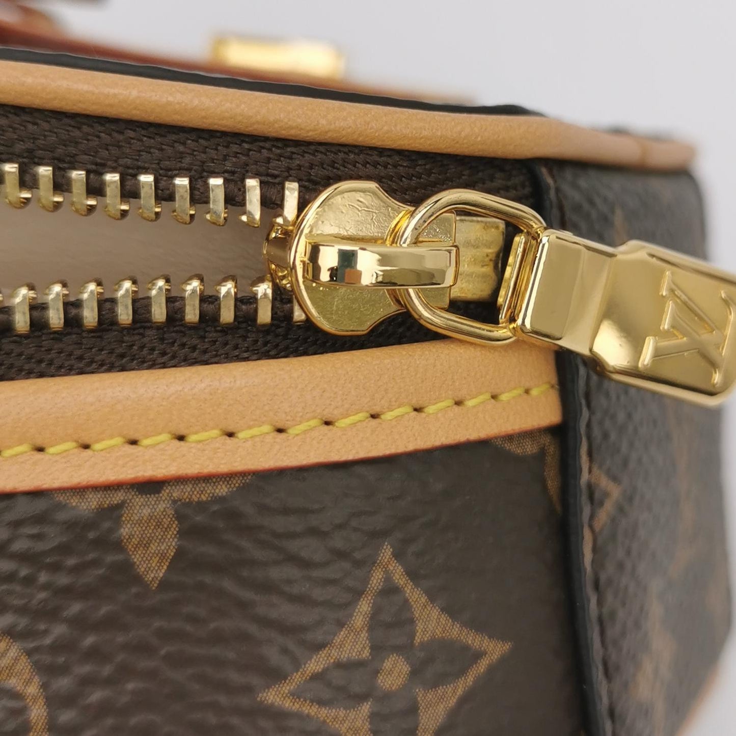 LOUIS VUITTON BOITE CHAPEAU