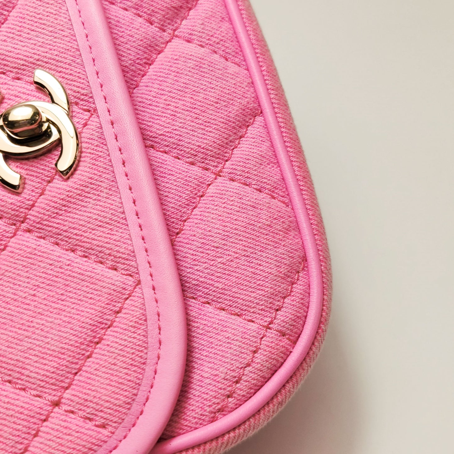 CHANEL METELASSE DENIM BAG