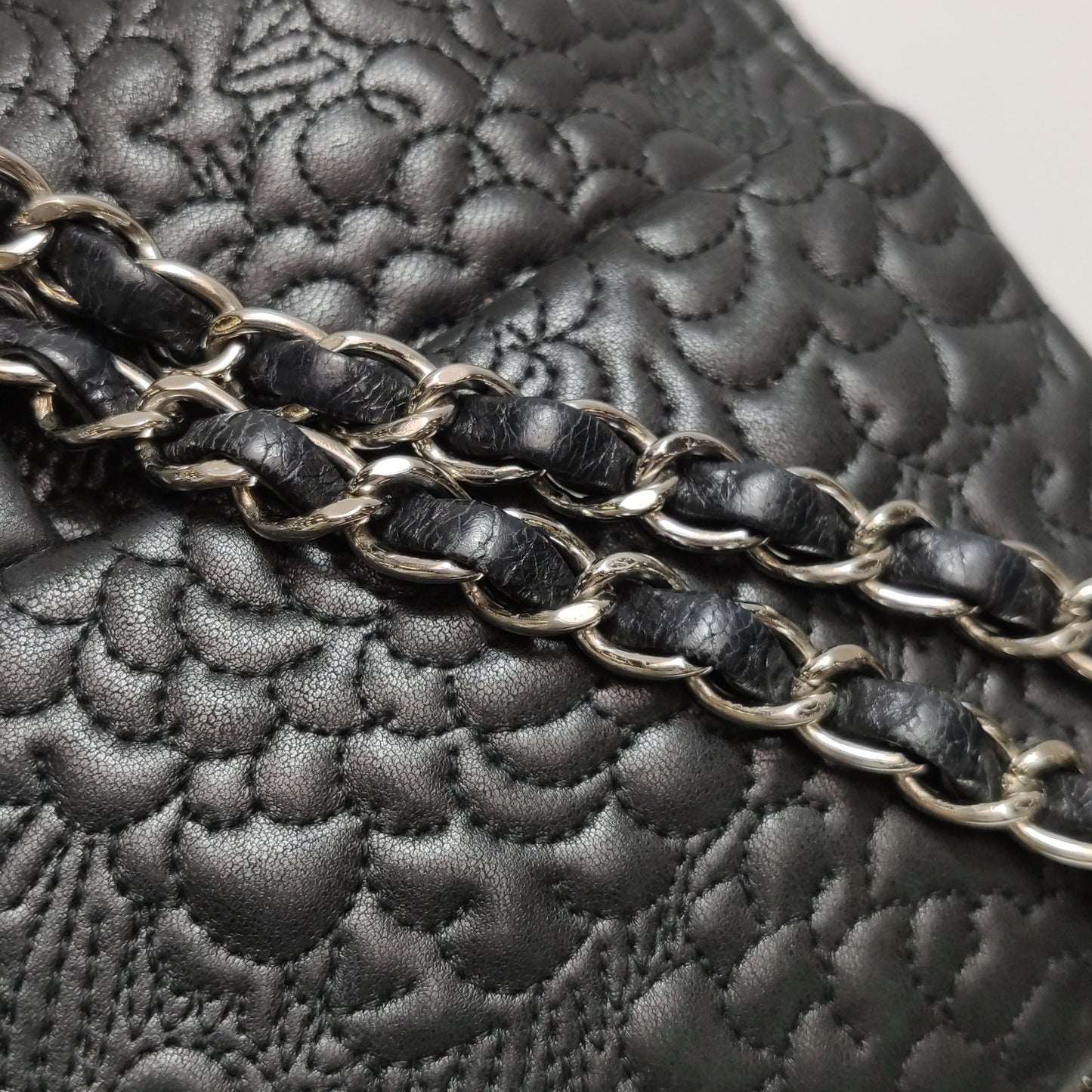 CHANEL CLASSIC FLAP BAG