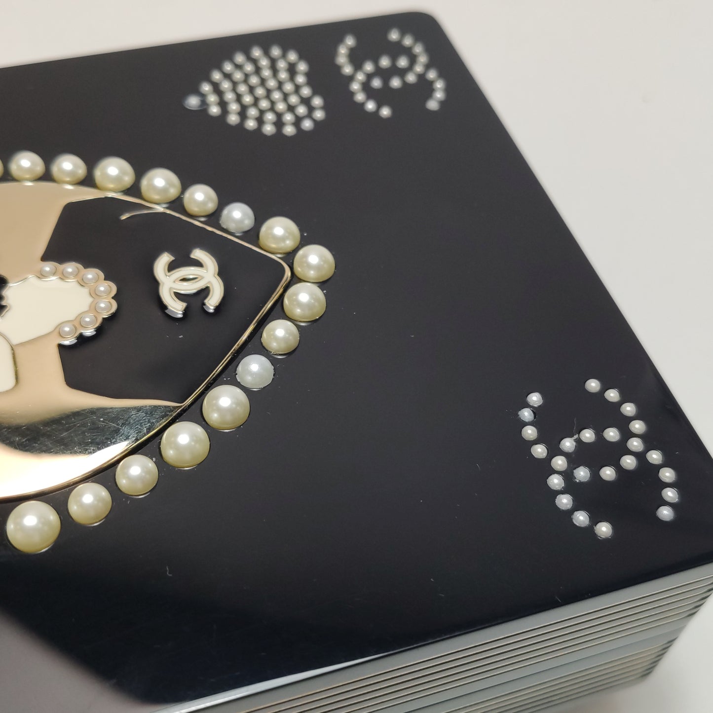 CHANEL PLEXIGLAS PEARL CARD BAG