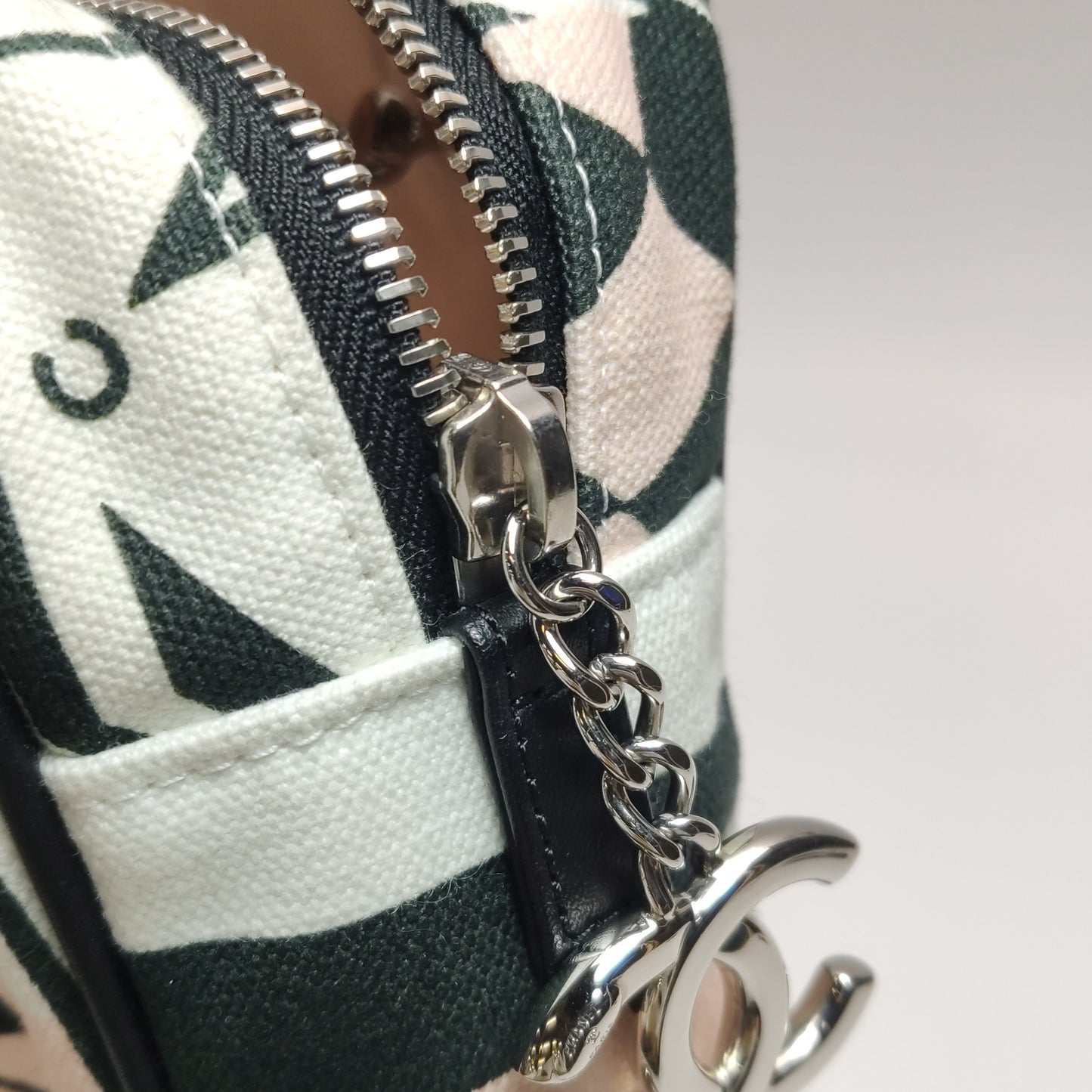 CHANEL VINTAGE DECOUVERTE BAG