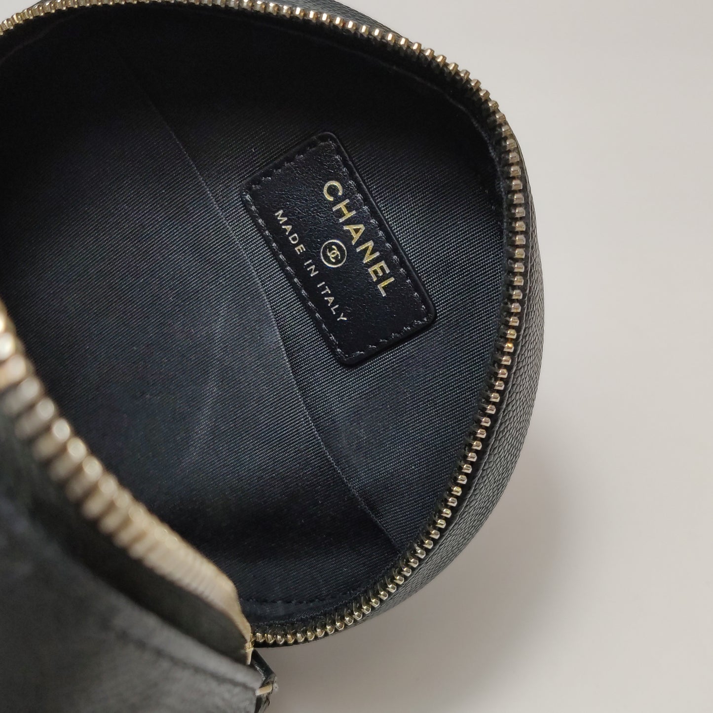 CHANEL ROUND BAG