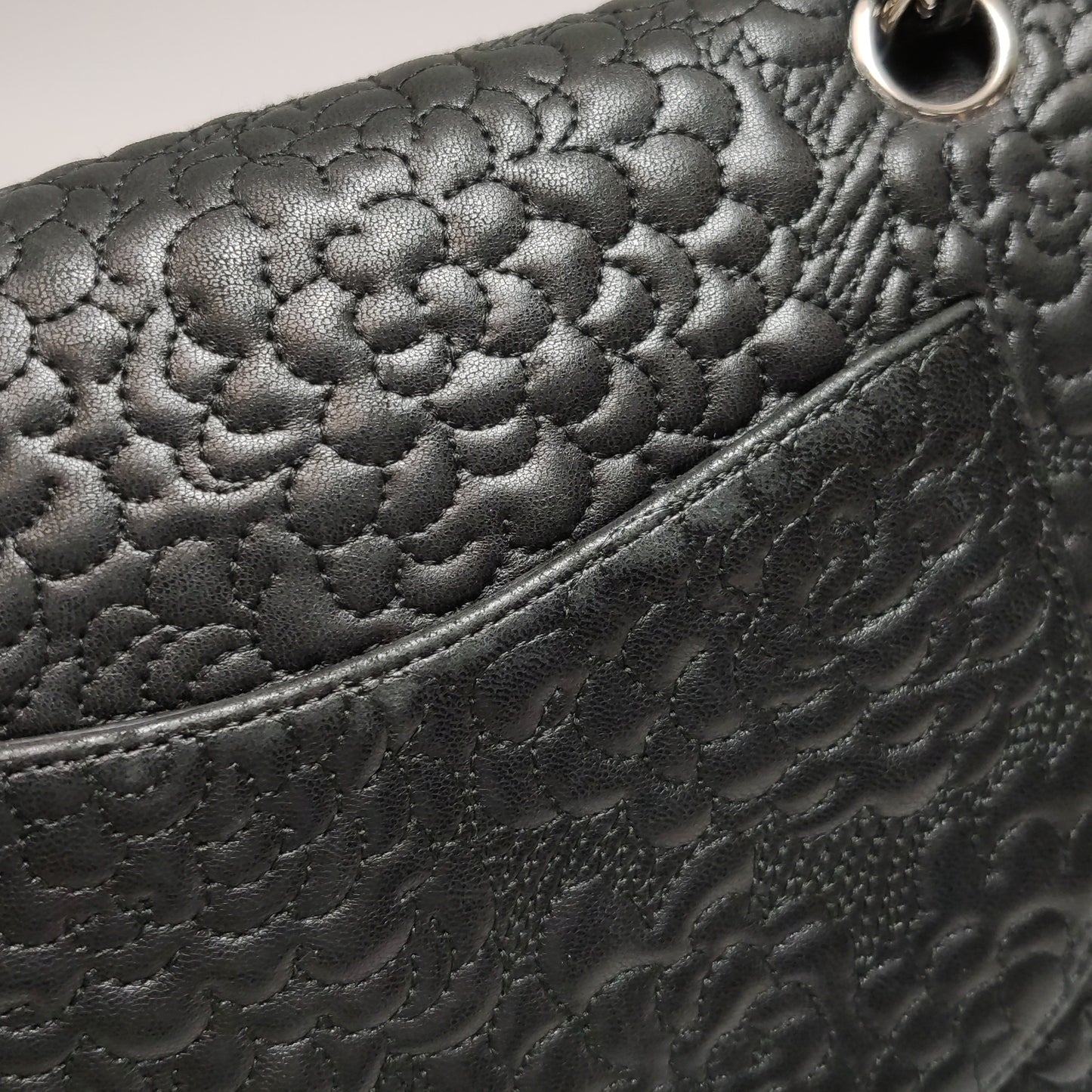 CHANEL CLASSIC FLAP BAG