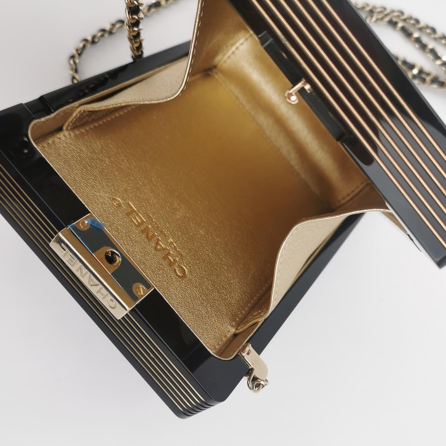 CHANEL PLEXIGLAS PEARL CARD BAG