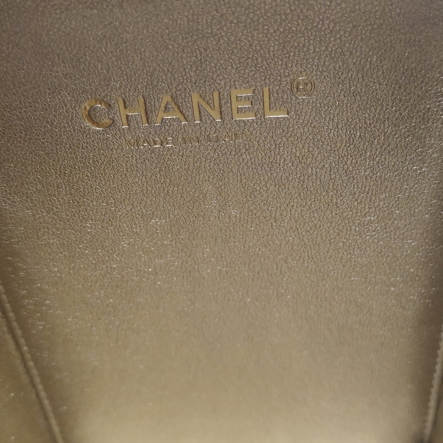 CHANEL PLEXIGLAS PEARL CARD BAG