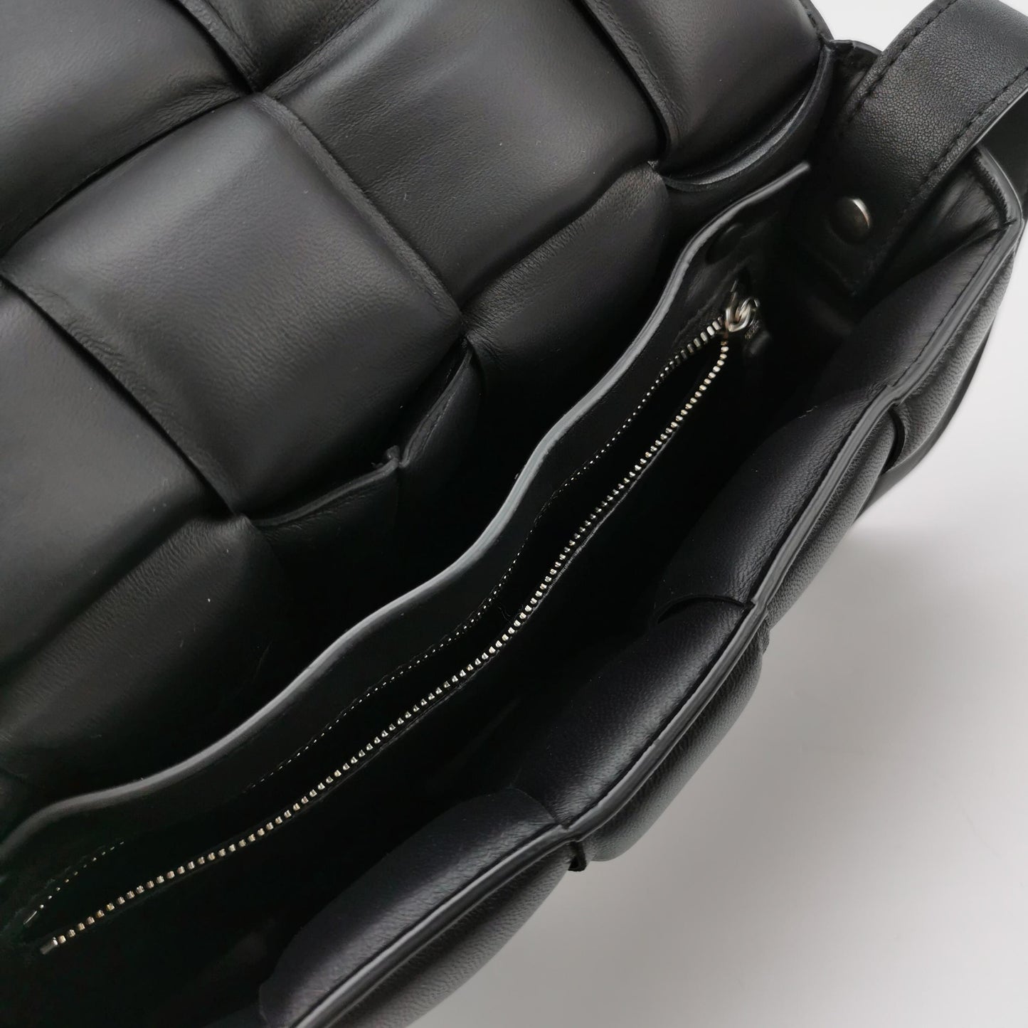 BOTTEGA VENETA CASSETTE BAG
