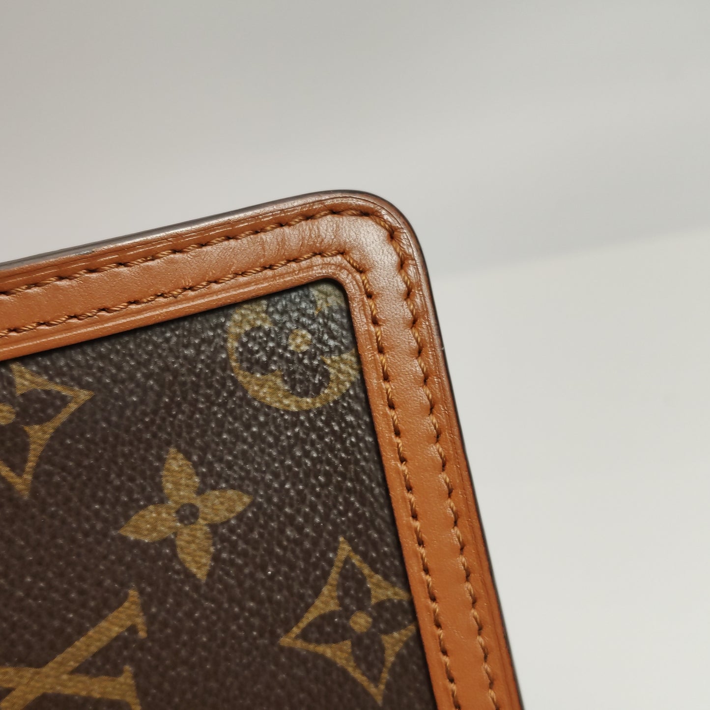 LOUIS VUITTON DAUPHINE