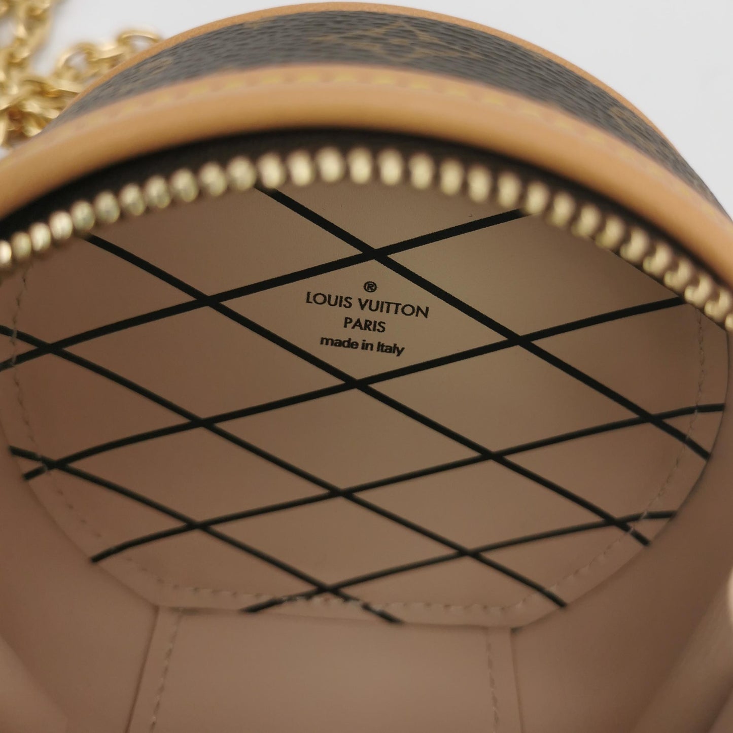 LOUIS VUITTON BOITE CHAPEAU
