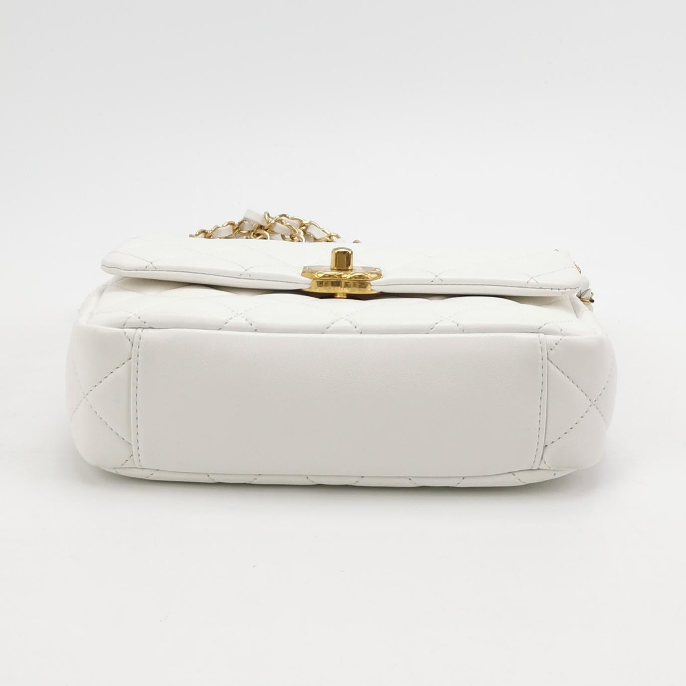 CHANEL WHITE QUILTED LAMBSKIN LEATHER CC CHAIN TOP HANDLE FLAP BAG