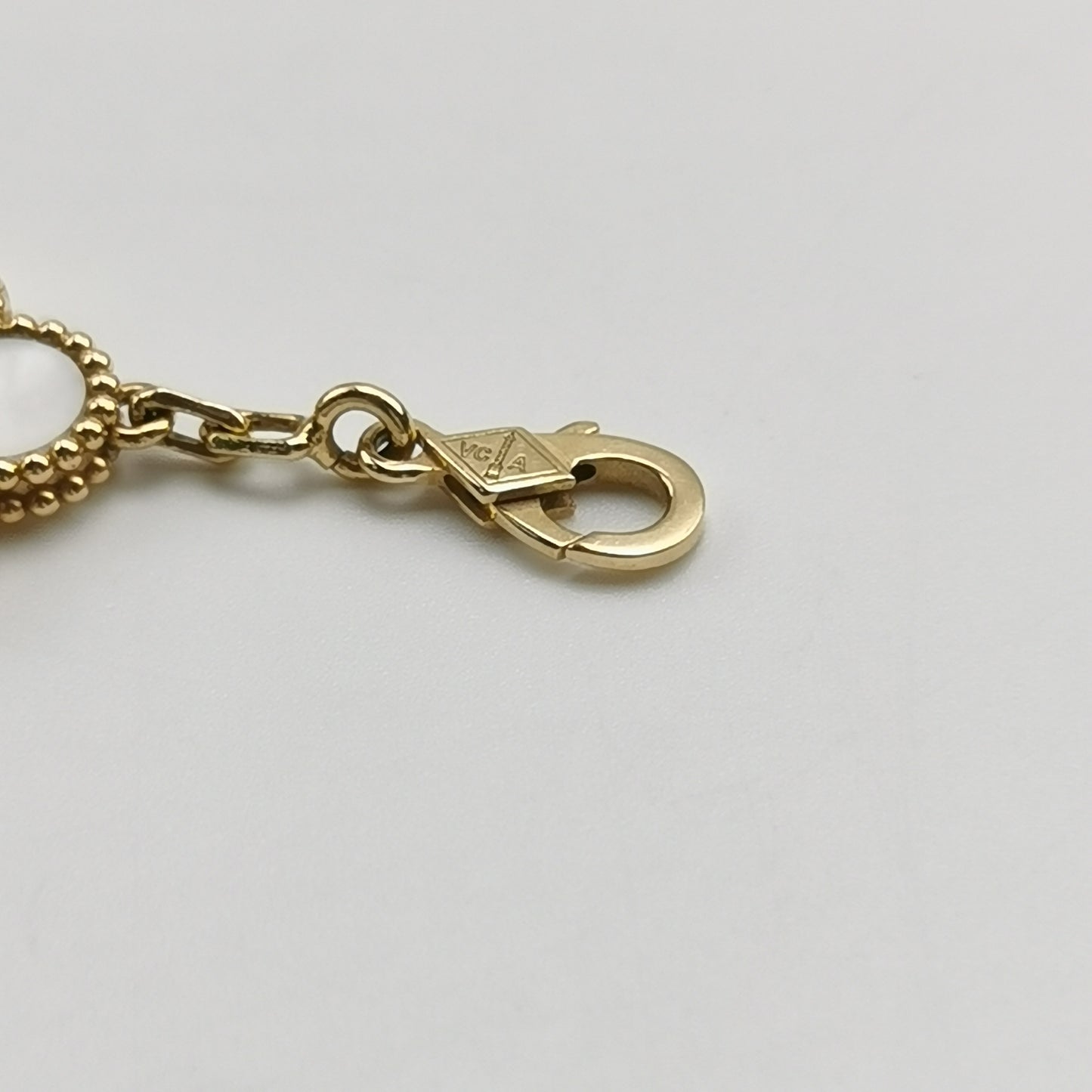 VAN CLEEF & ARPELS VINTAGE ALHAMBRA NECKLACE