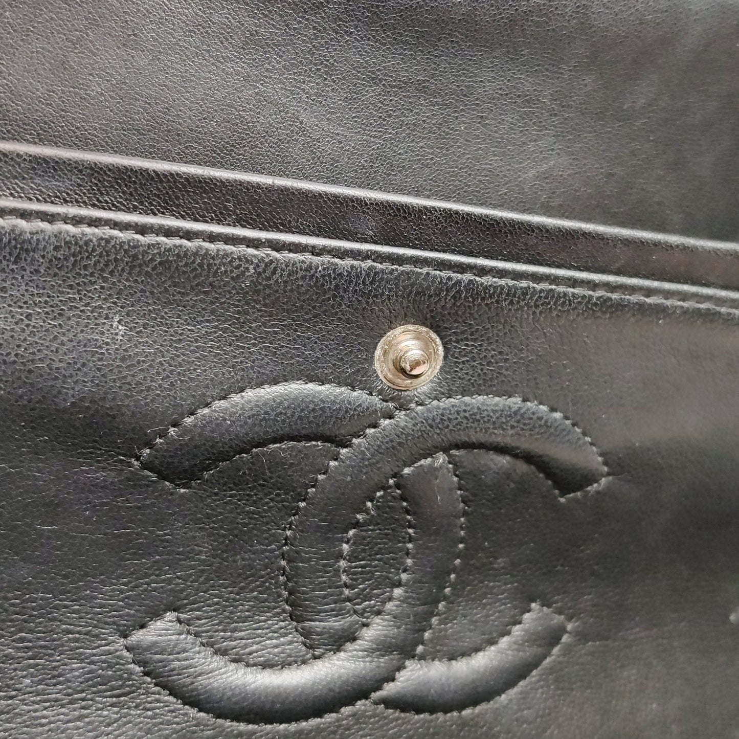 CHANEL CLASSIC FLAP BAG