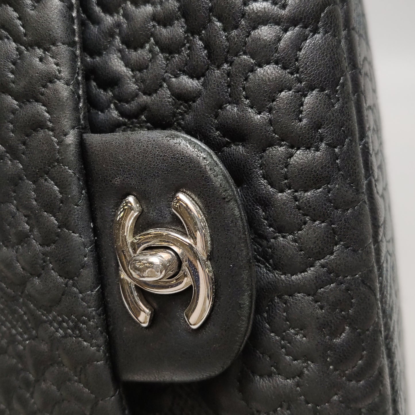 CHANEL CLASSIC FLAP BAG