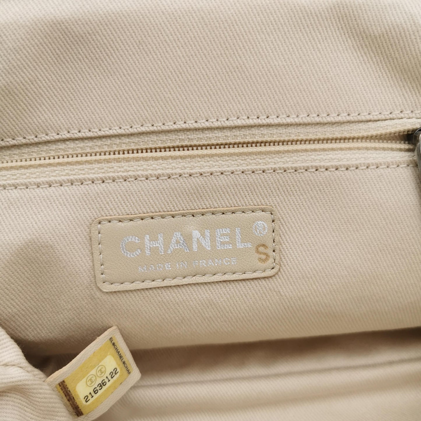 CHANEL PATENT TIMELESS CLUTCH BAG